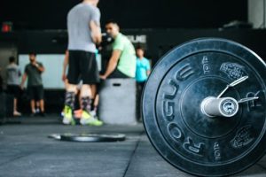 Creëer jouw ultieme home‑gym met wandkastjes én professionele begeleiding